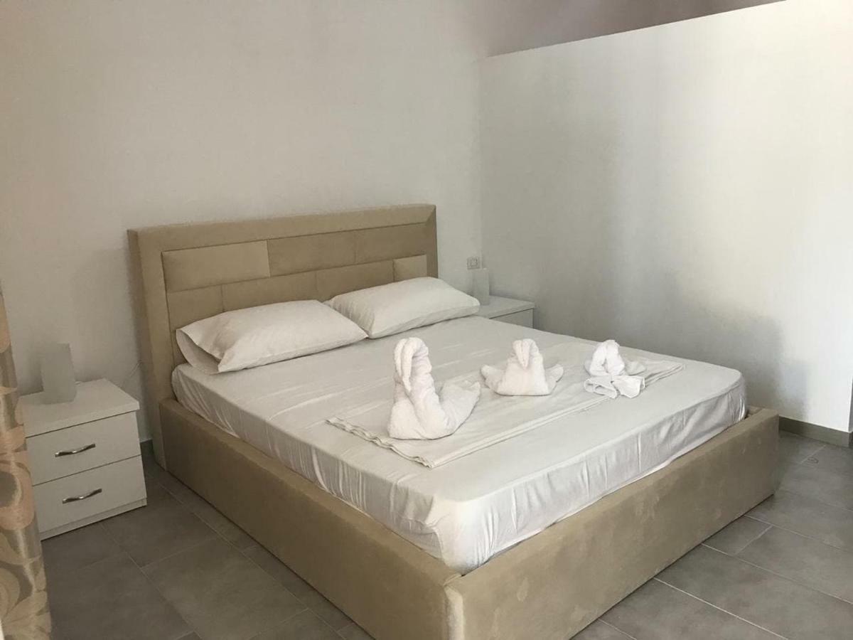 Bed and Breakfast Bregu D.Etit. Влёра Экстерьер фото